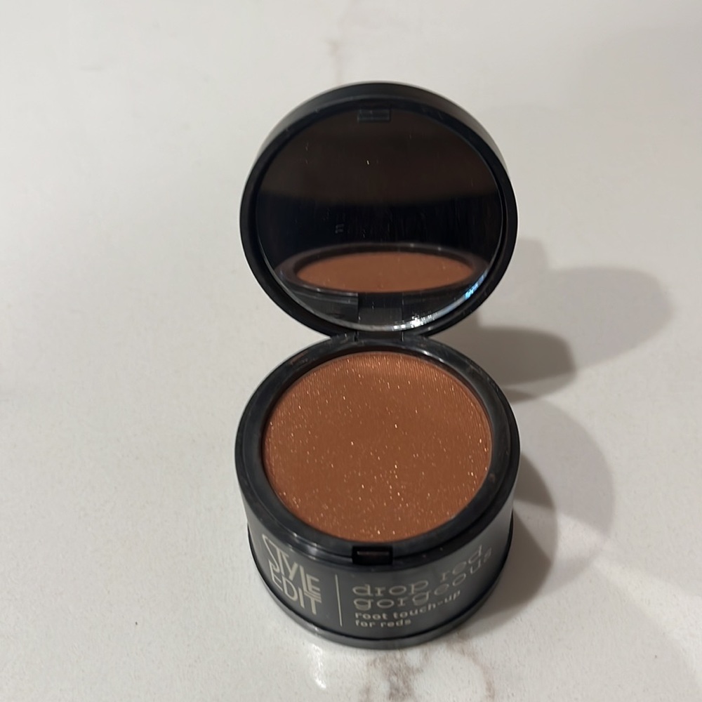Root touch-up - Picture 3 of 4